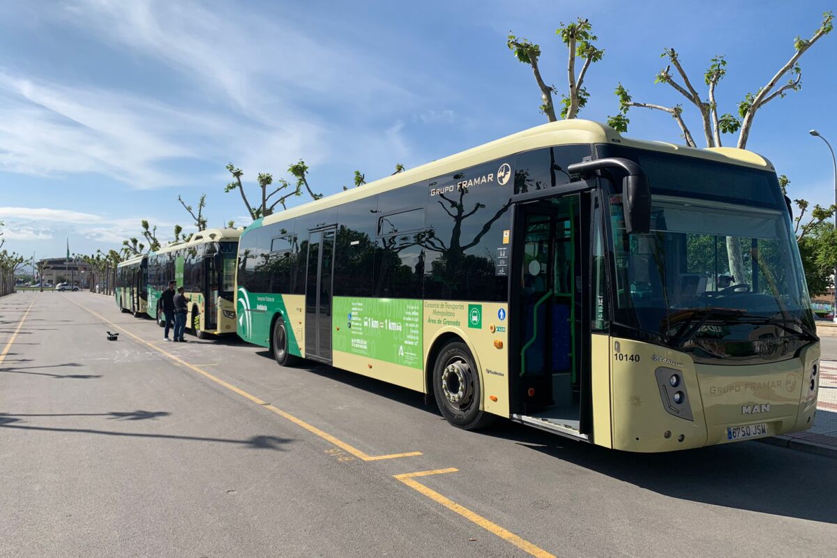 Llega un autobús híbrido para la línea de Maracena, Albolote y Atarfe