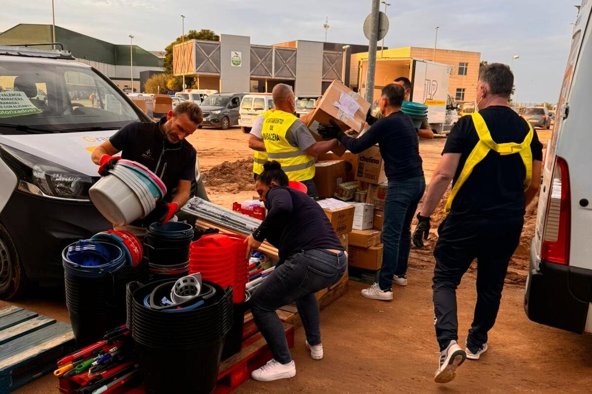 Maracena dona más de 35 toneladas de material para los afectados por la DANA