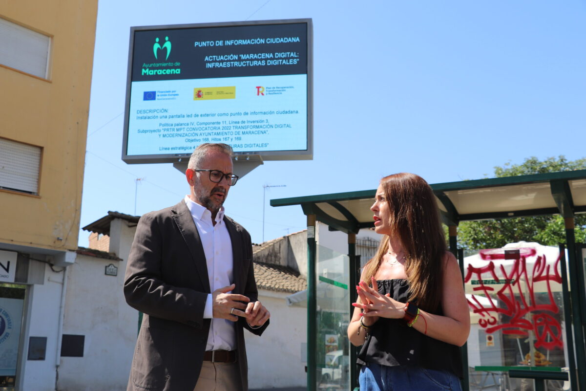 Maracena instala una nueva pantalla informativa como parte de su apuesta por la digitalización