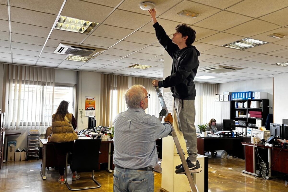 Maracena instala 34 puntos de acceso wifi gratuito en edificios públicos