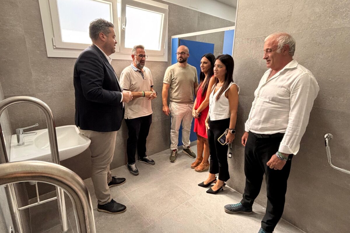Los nuevos vestuarios del CEIP Las Mimbres ya están en funcionamiento